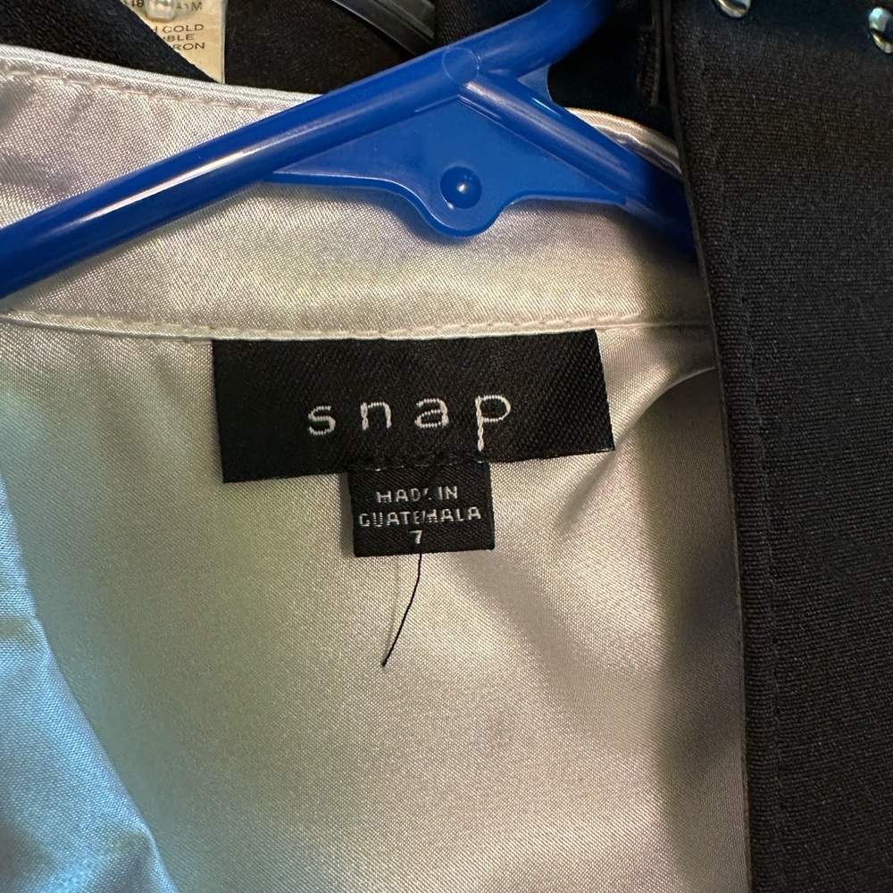 Dress - Picture 2 of 2